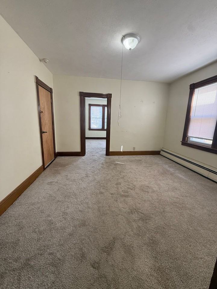 146 Grove St - Photo 4 of 11