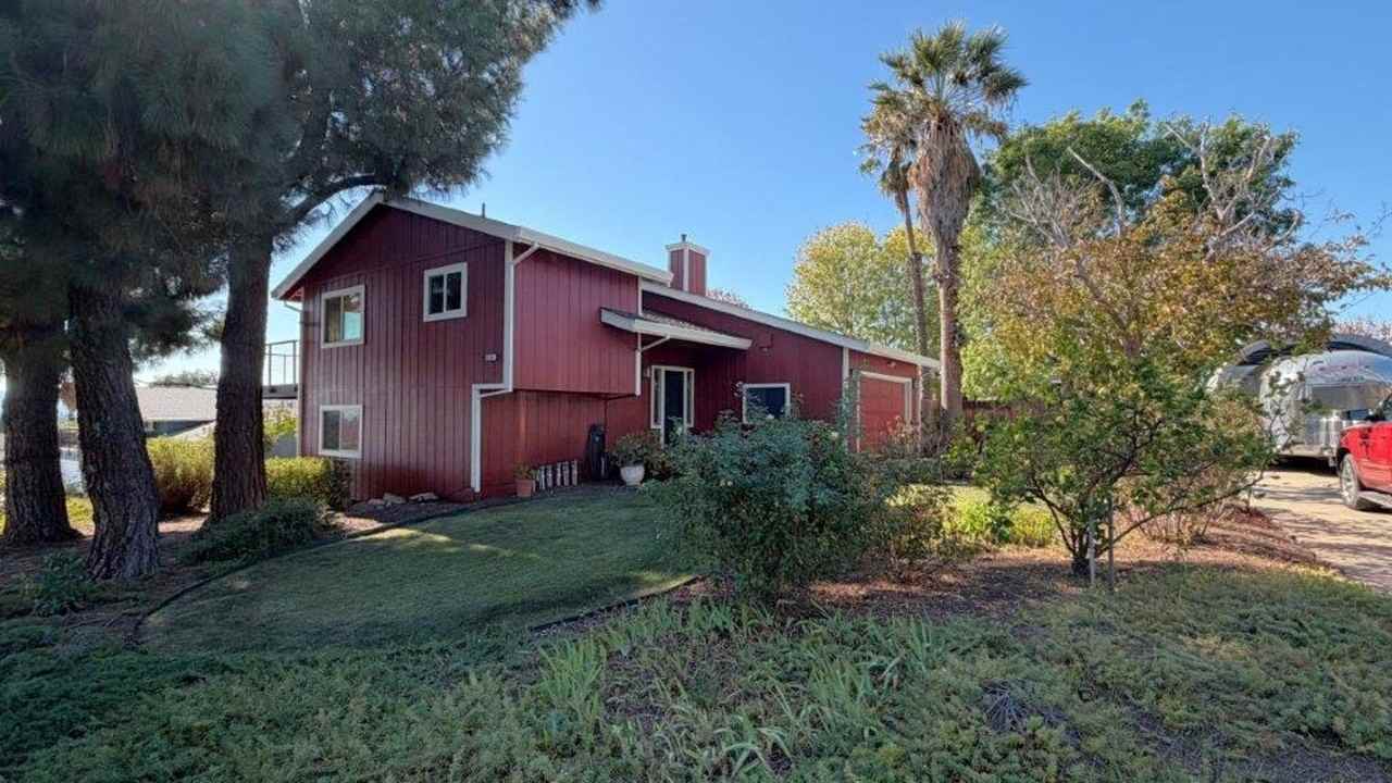 3738 Sanford St - Photo 2 of 27