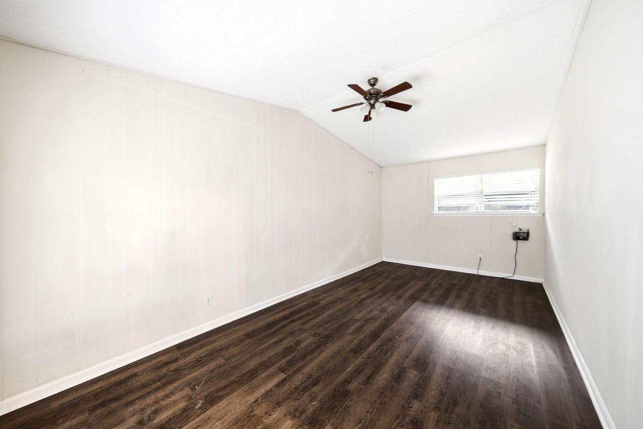 1409 Sherrye Dr - Photo 5 of 34