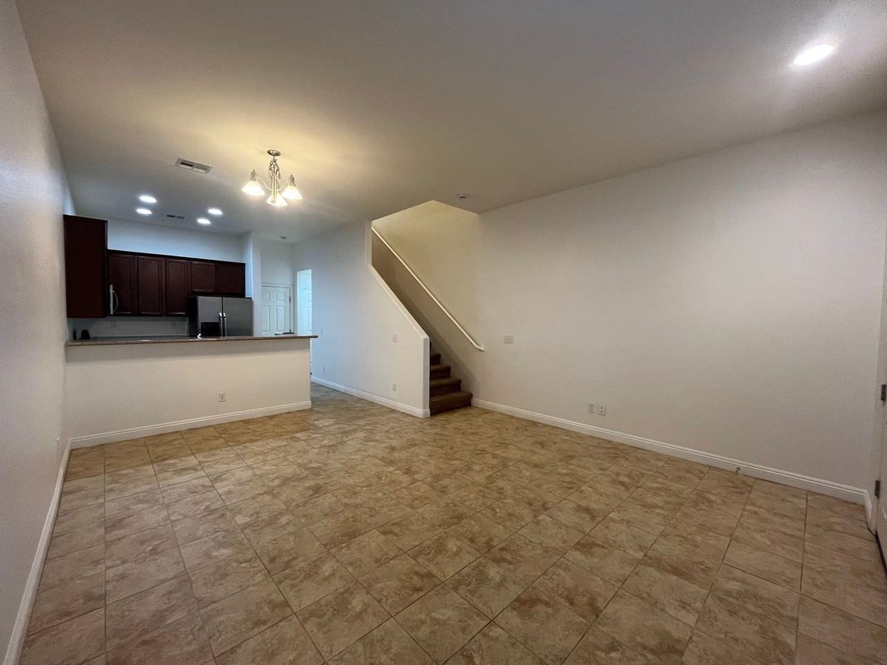 7584 Nicklin St - Photo 5 of 21