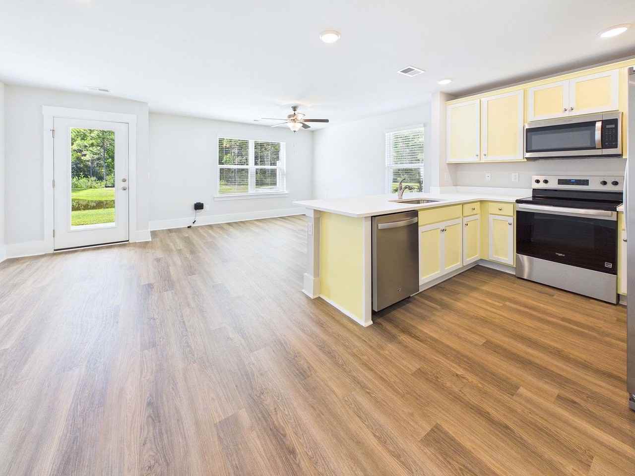 7790 Pennycress Dr - Photo 3 of 35