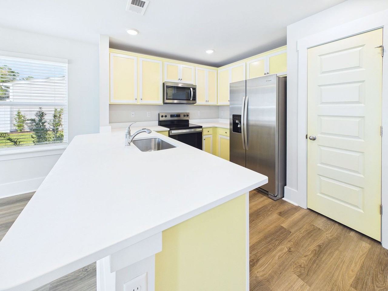 7790 Pennycress Dr - Photo 5 of 35