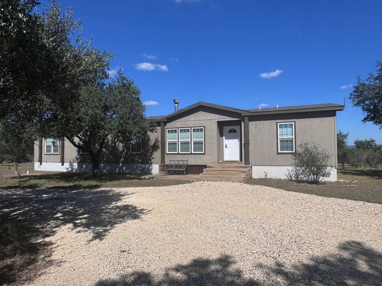 3761 Forest Trail Dr - Photo 2 of 28