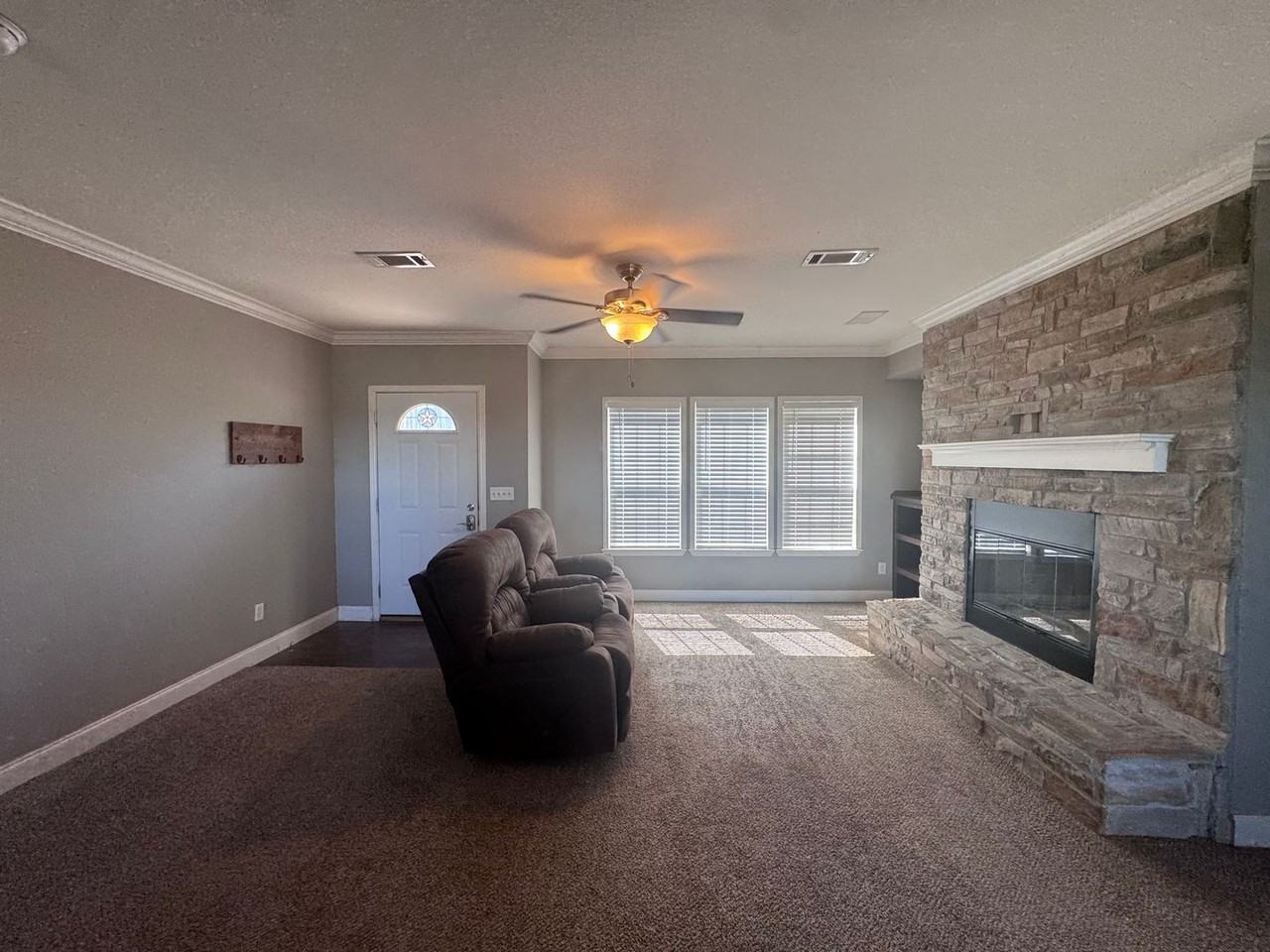3761 Forest Trail Dr - Photo 3 of 28