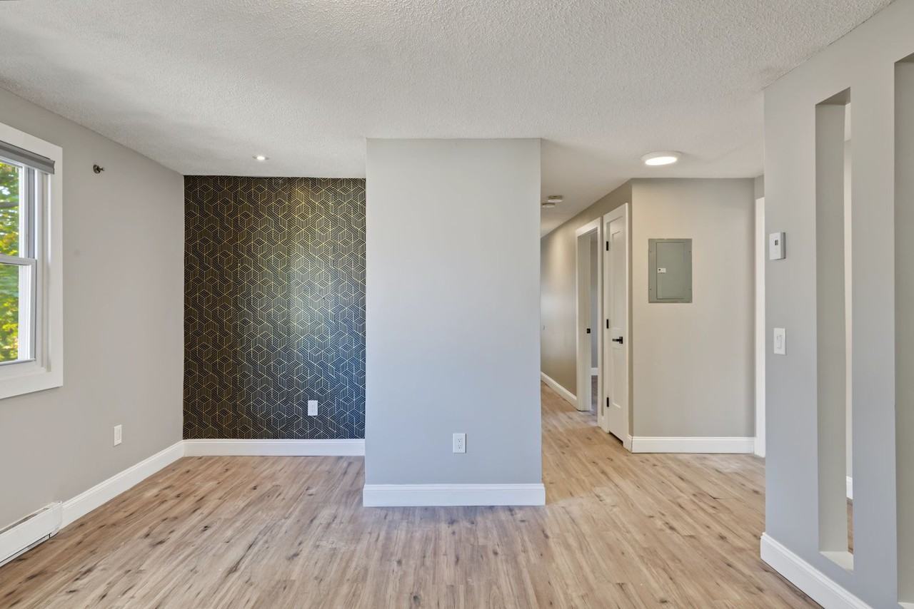 15 Otis Ct - Photo 3 of 19