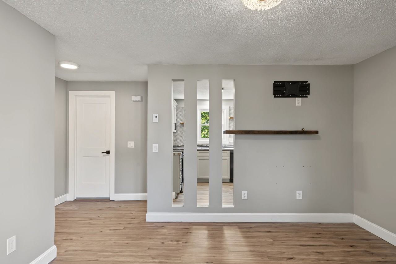 15 Otis Ct - Photo 4 of 19