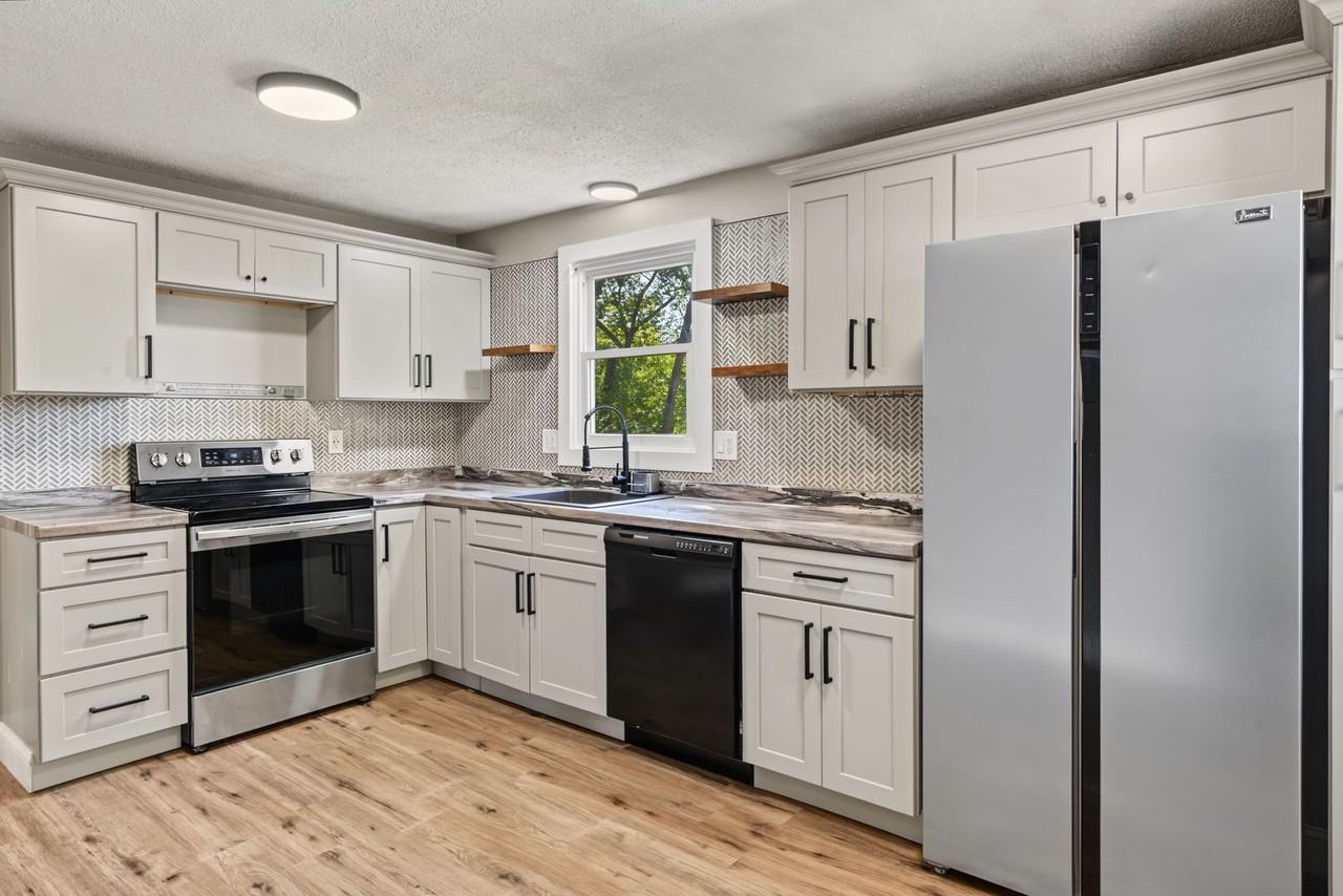 15 Otis Ct - Photo 5 of 19