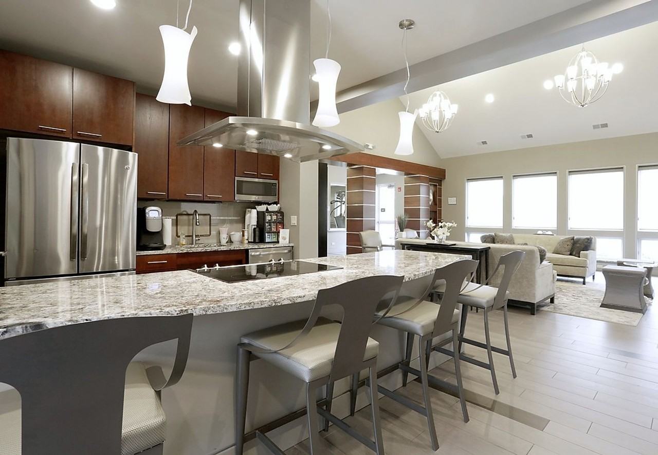 Wilshire Towers Apartments - Photo 4 of 17