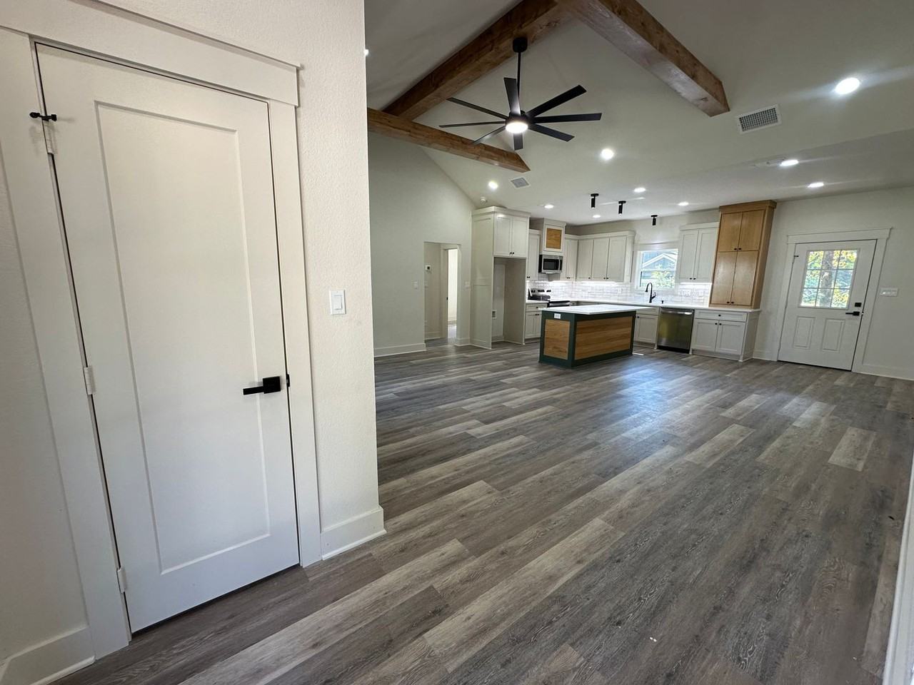 115 Debra Dr - Photo 3 of 30