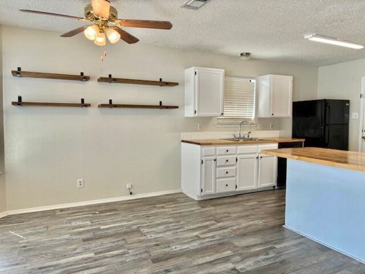 2718 Regent Blvd - Photo 4 of 5