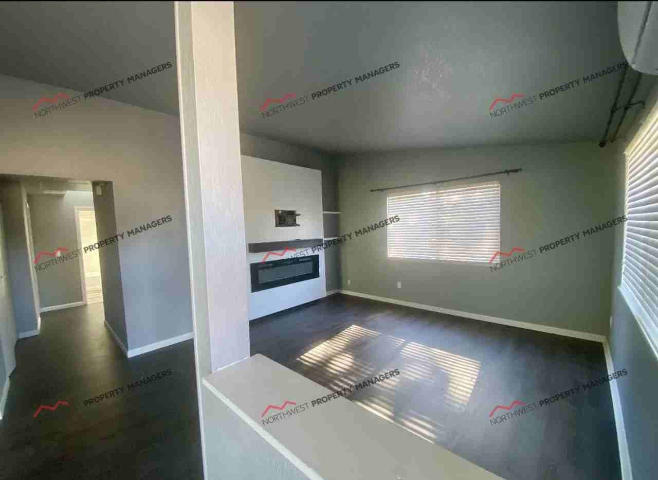 746 Berne Ln Se - Photo 3 of 15