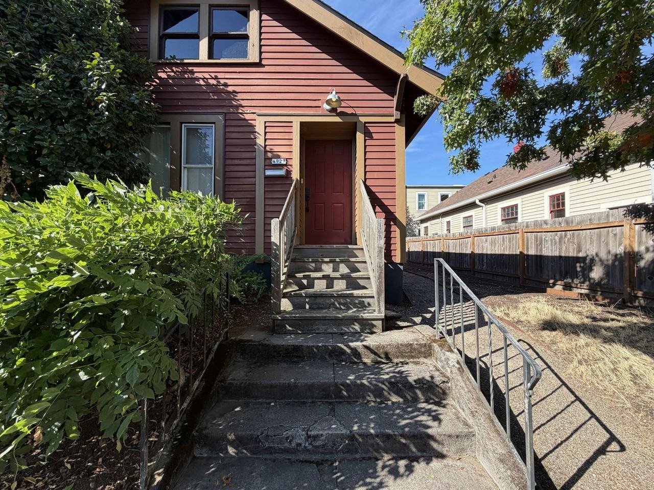 4927 Ne 32nd Pl - Photo 3 of 40