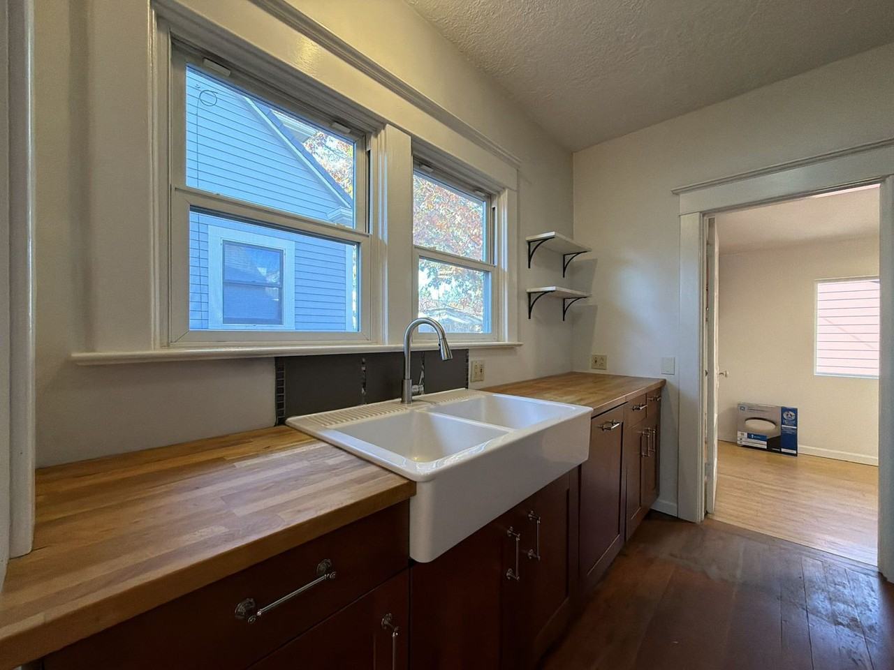 4927 Ne 32nd Pl - Photo 7 of 40