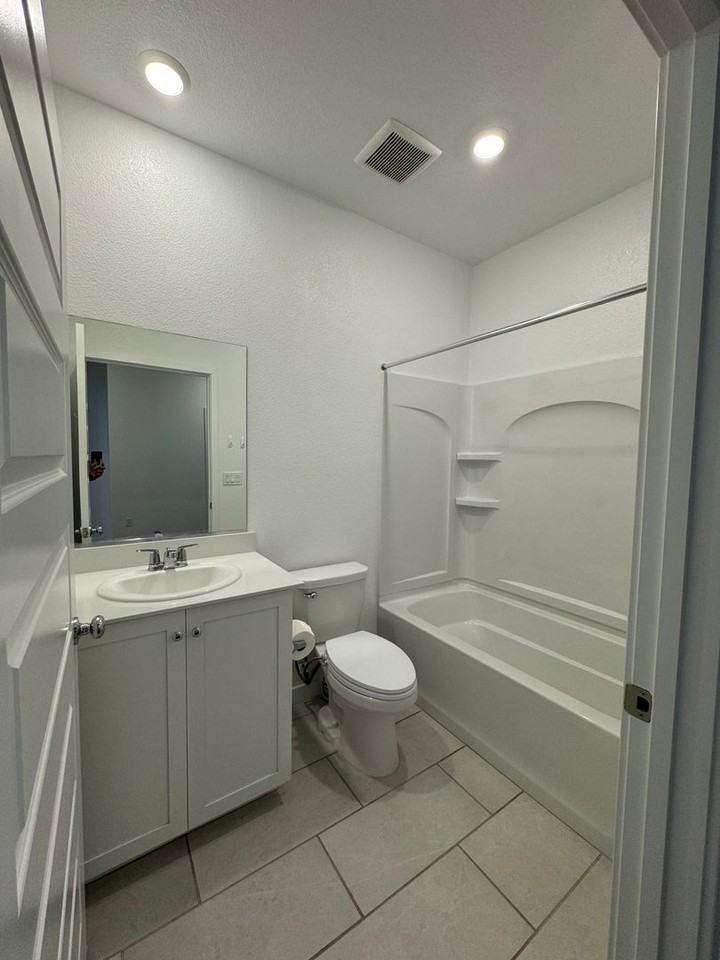 8412 Sinesky Way - Photo 4 of 12
