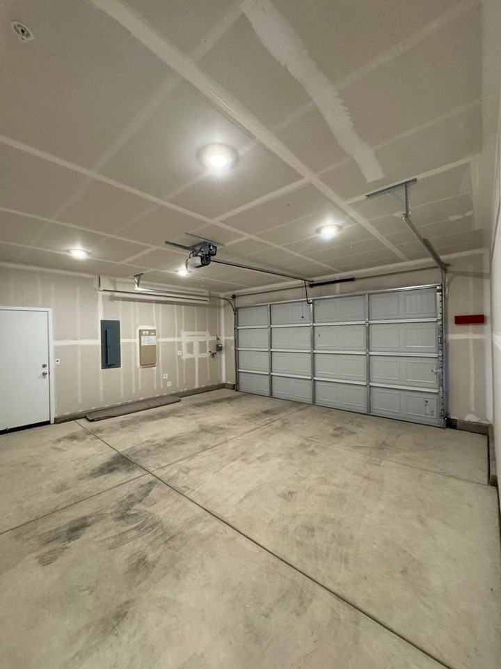 8412 Sinesky Way - Photo 5 of 12