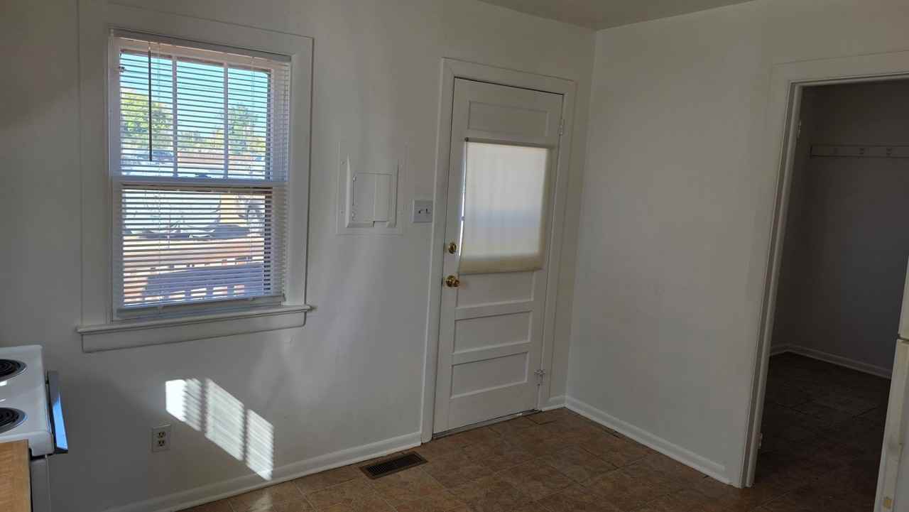 2001 6th St - Photo 5 of 15