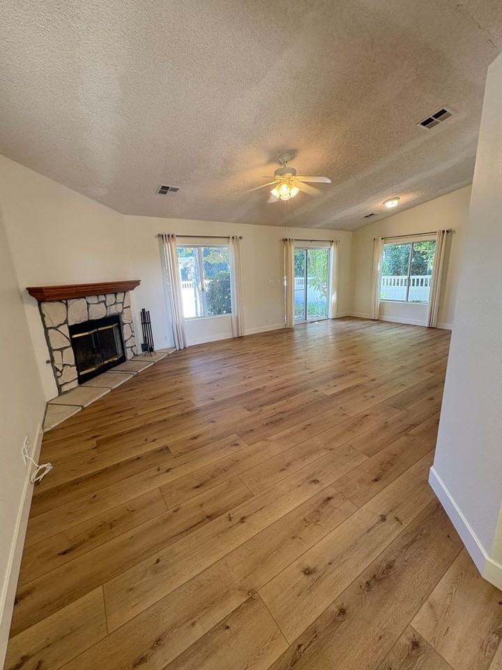 4250 Bradley Rd - Photo 5 of 41