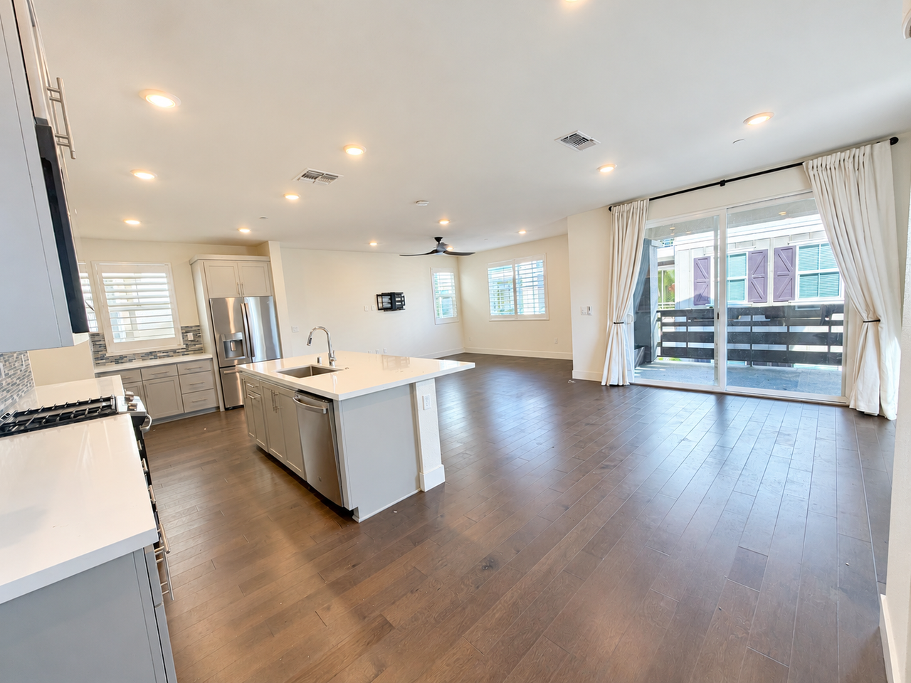 37901 Hickory St - Photo 3 of 11