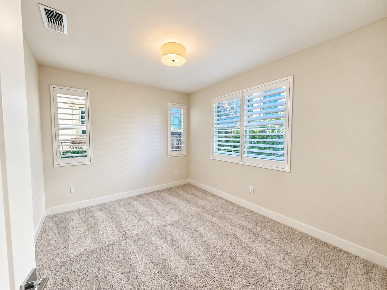 37901 Hickory St - Photo 7 of 11