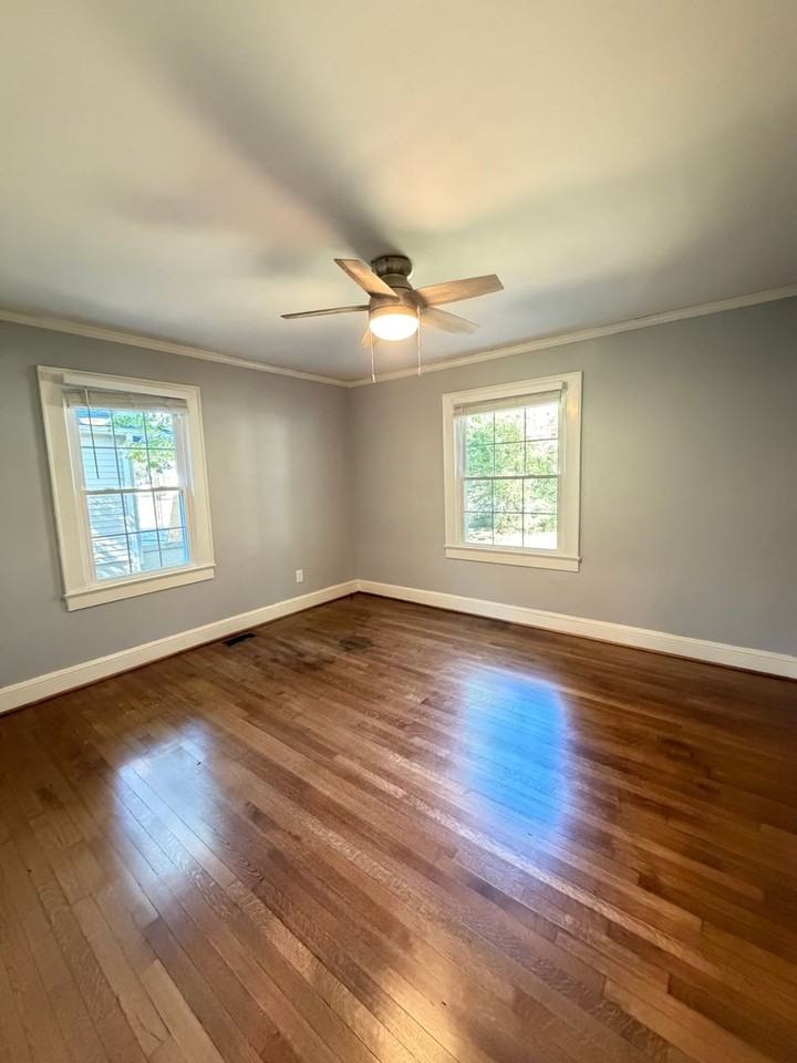 1546 W Davis St - Photo 4 of 14