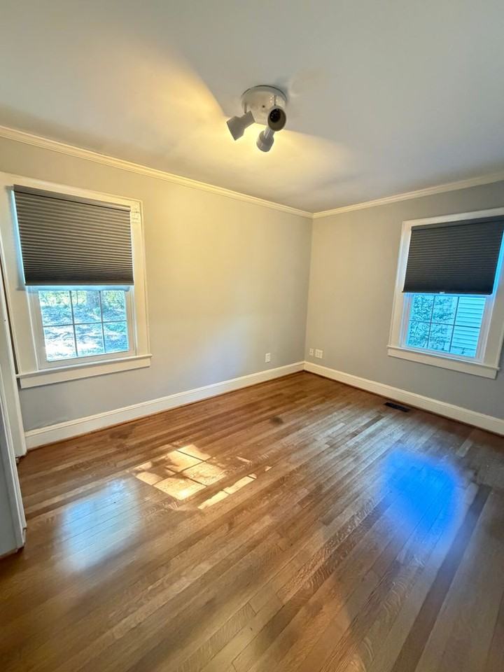 1546 W Davis St - Photo 6 of 14