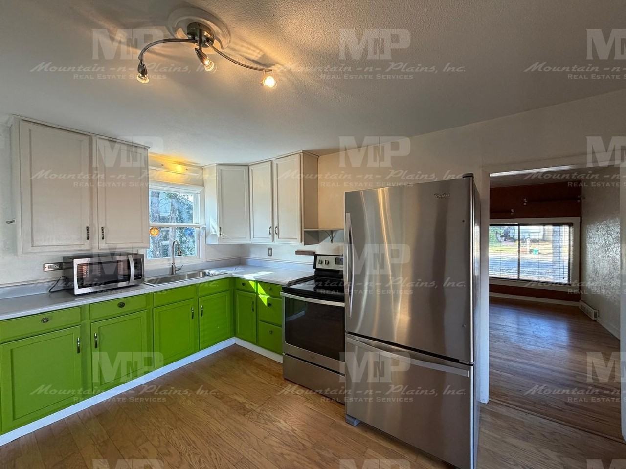 640 Lesser Dr - Photo 5 of 15