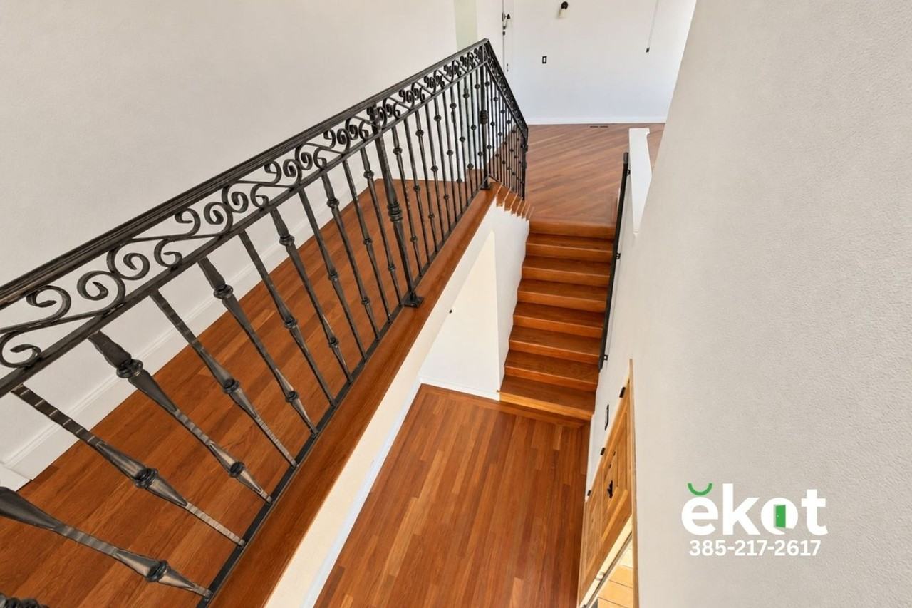 15709 Highland Dr - Photo 4 of 50