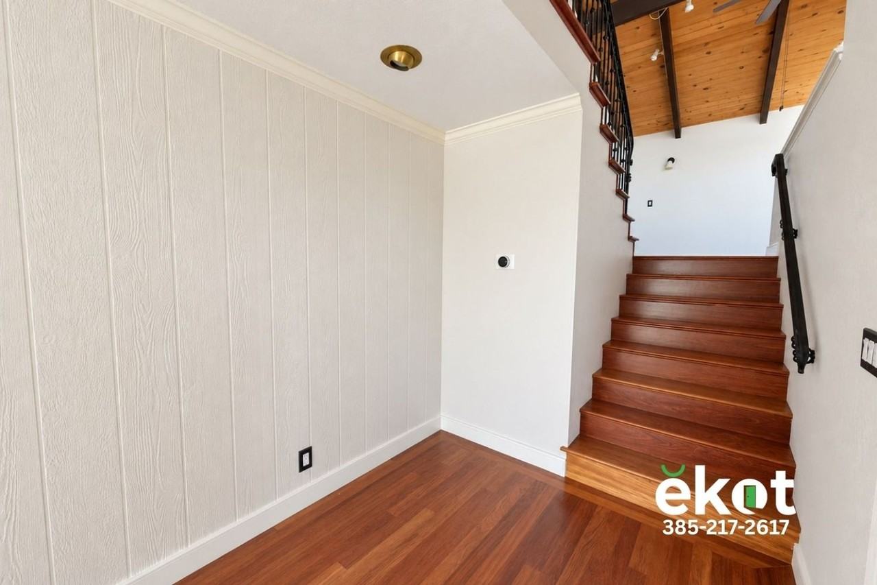 15709 Highland Dr - Photo 5 of 50