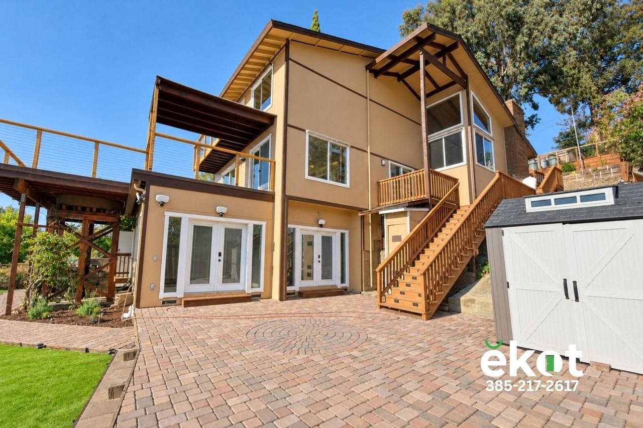 15709 Highland Dr - Photo 6 of 50