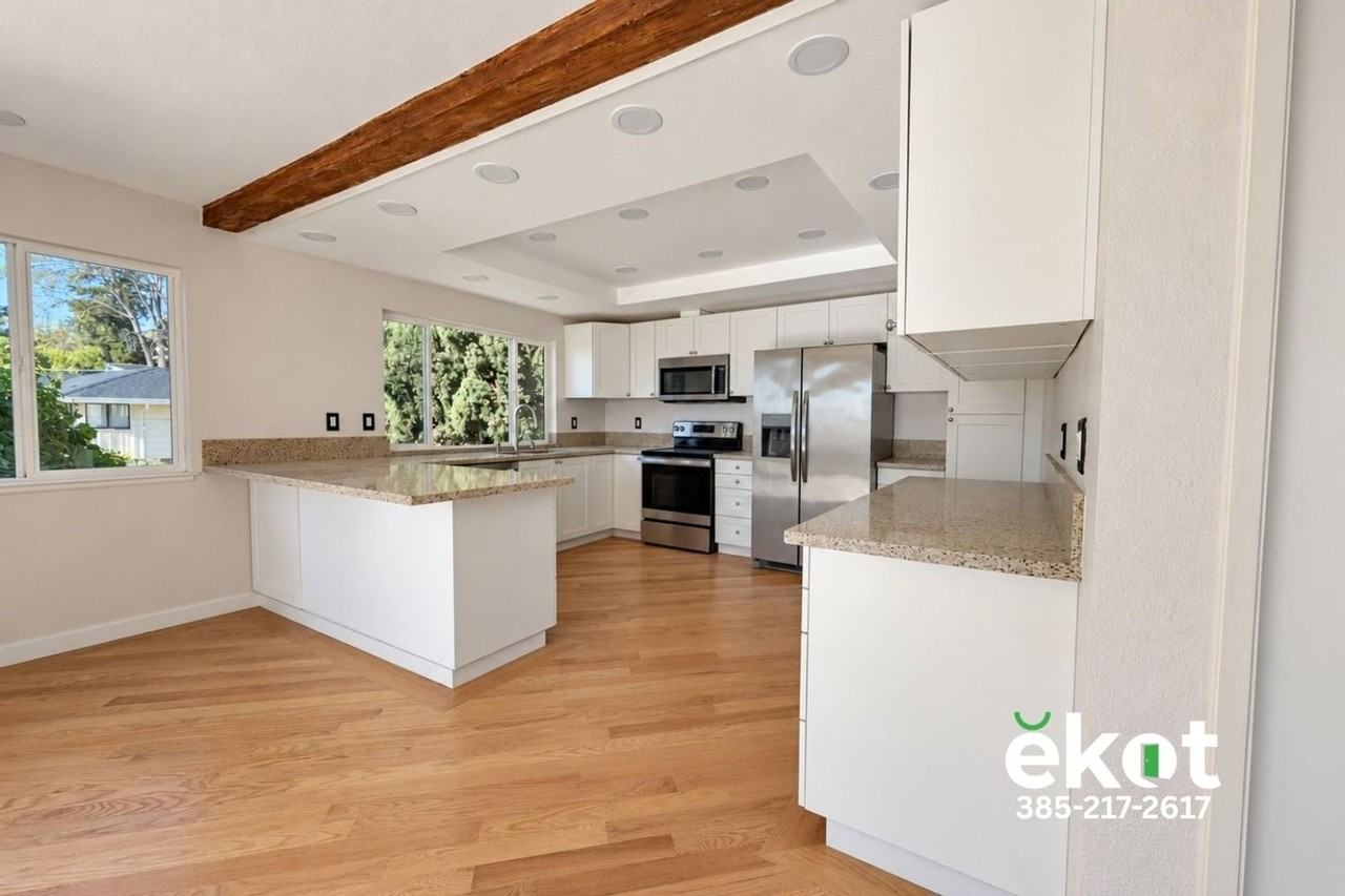 15709 Highland Dr - Photo 7 of 50
