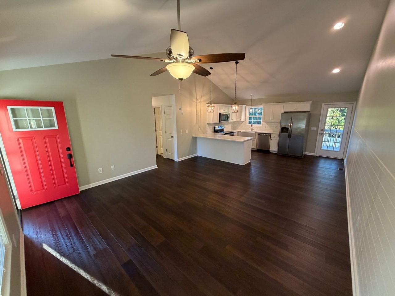 603 Broad St - Photo 3 of 26