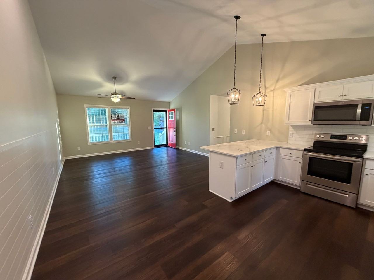 603 Broad St - Photo 5 of 26