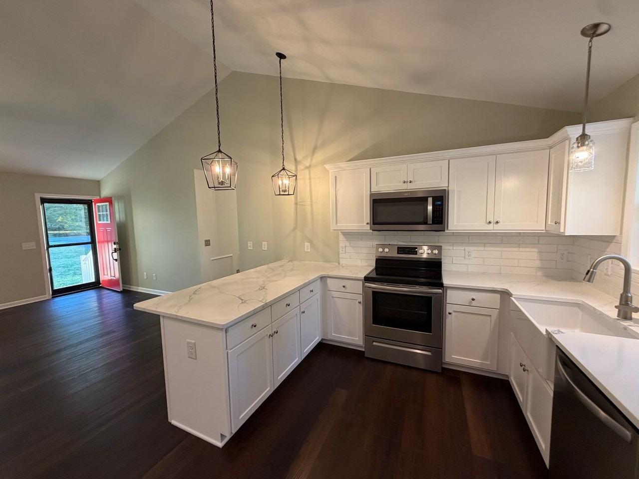 603 Broad St - Photo 6 of 26