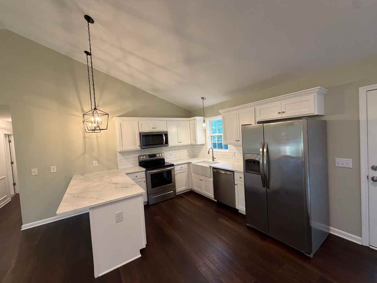 603 Broad St - Photo 7 of 26
