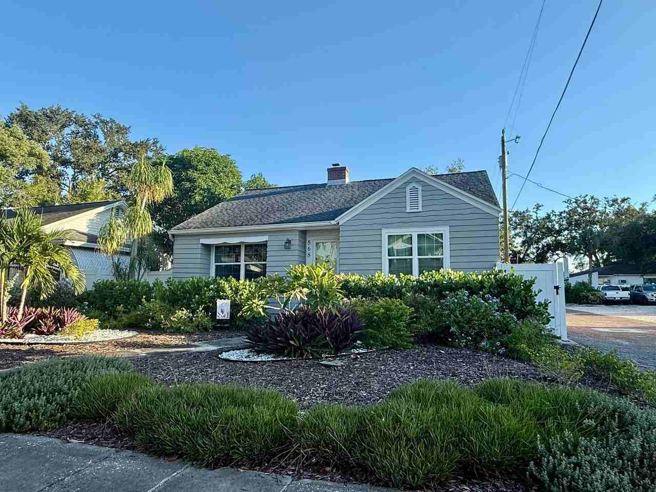 868 21st Ave N - Photo 2 of 38
