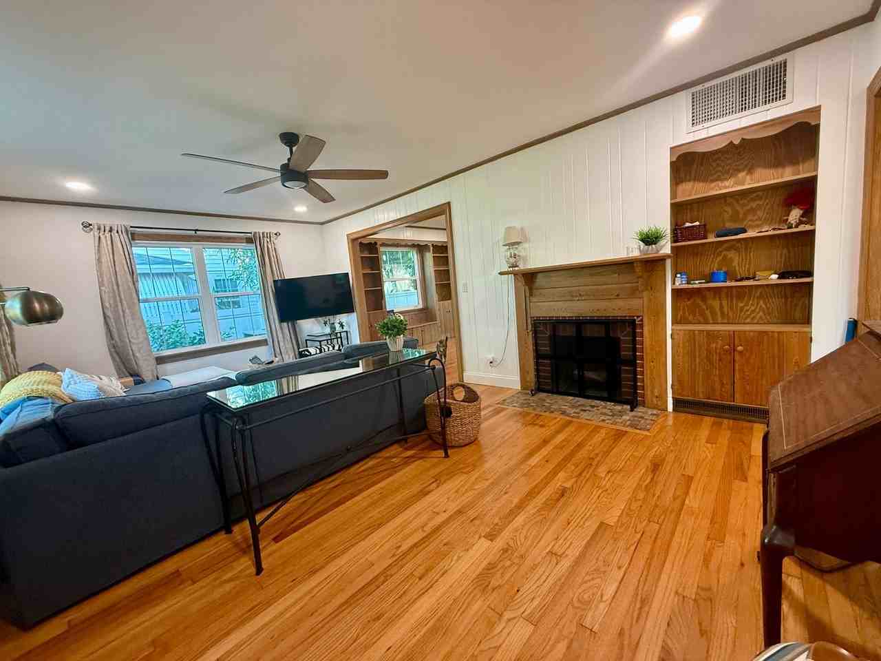 868 21st Ave N - Photo 4 of 38