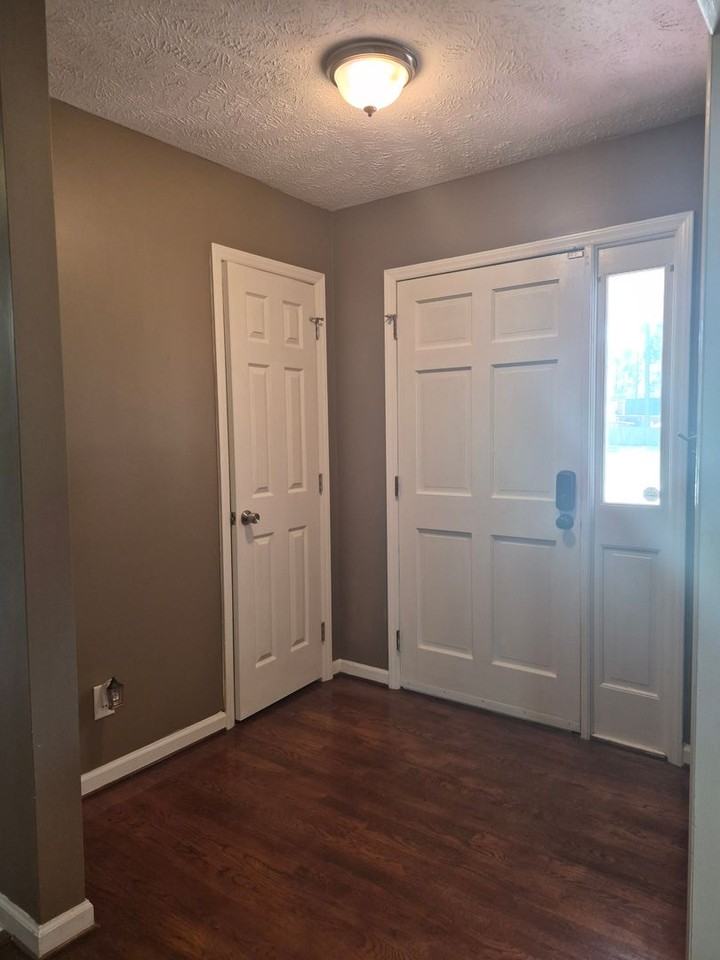 1530 Redbud Dr - Photo 2 of 27