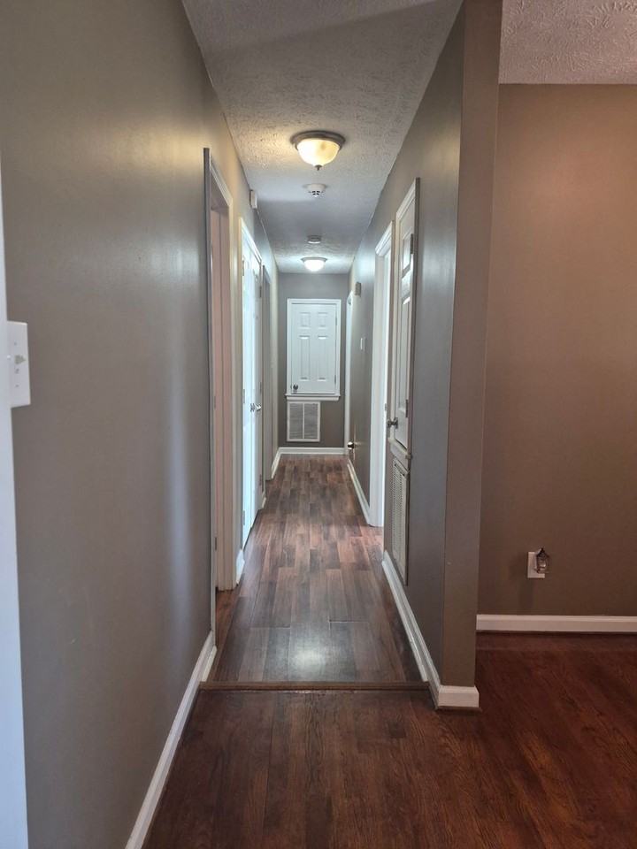 1530 Redbud Dr - Photo 3 of 27