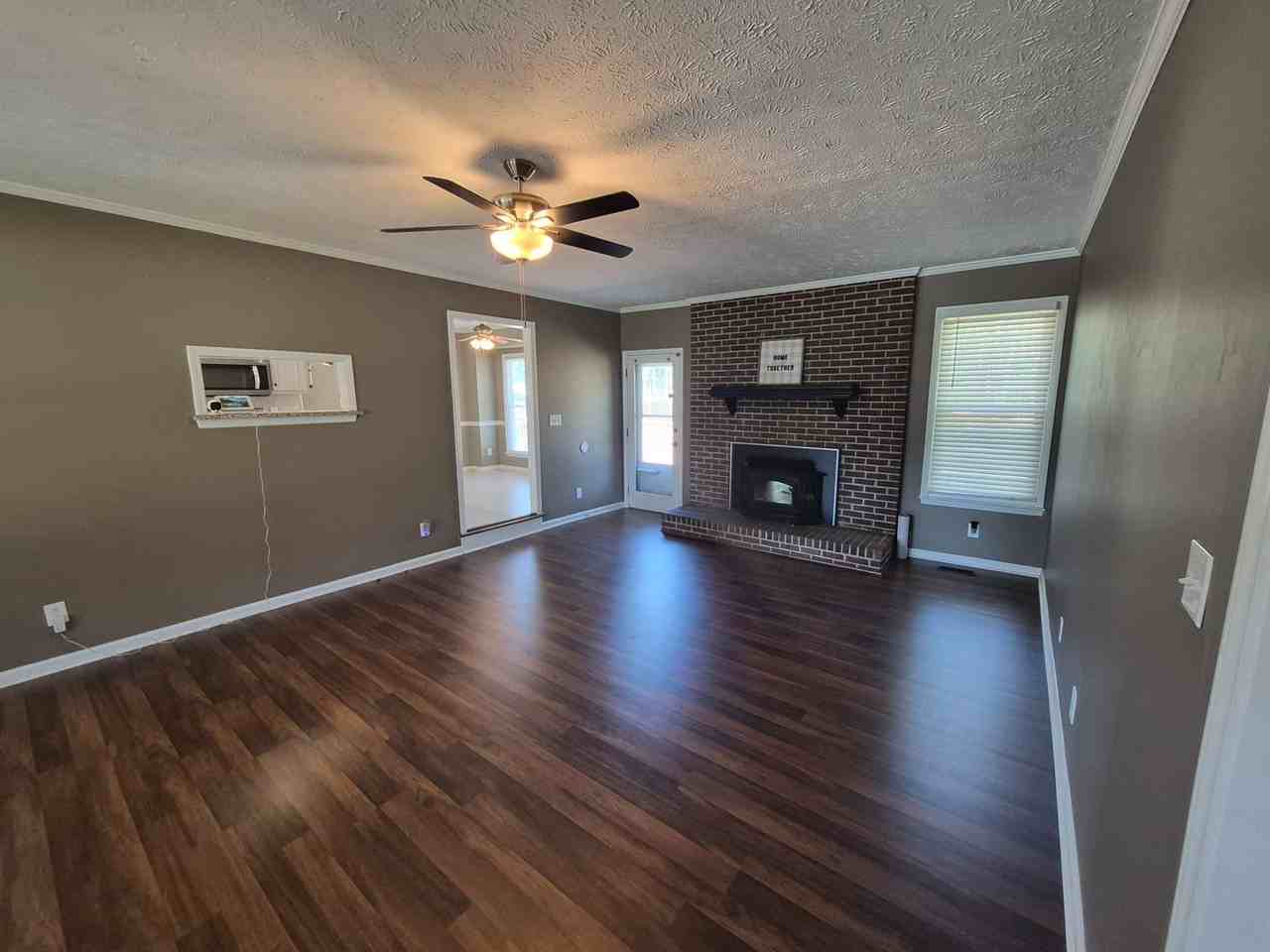 1530 Redbud Dr - Photo 5 of 27