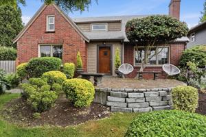 featured image of 1560 28th Ave W
