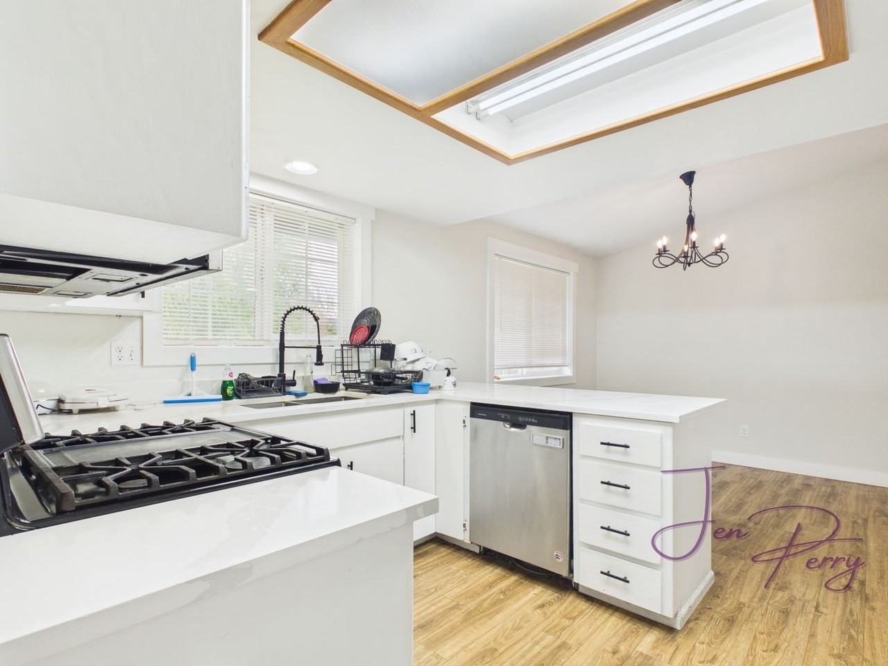 501 Shuksan Way - Photo 6 of 20