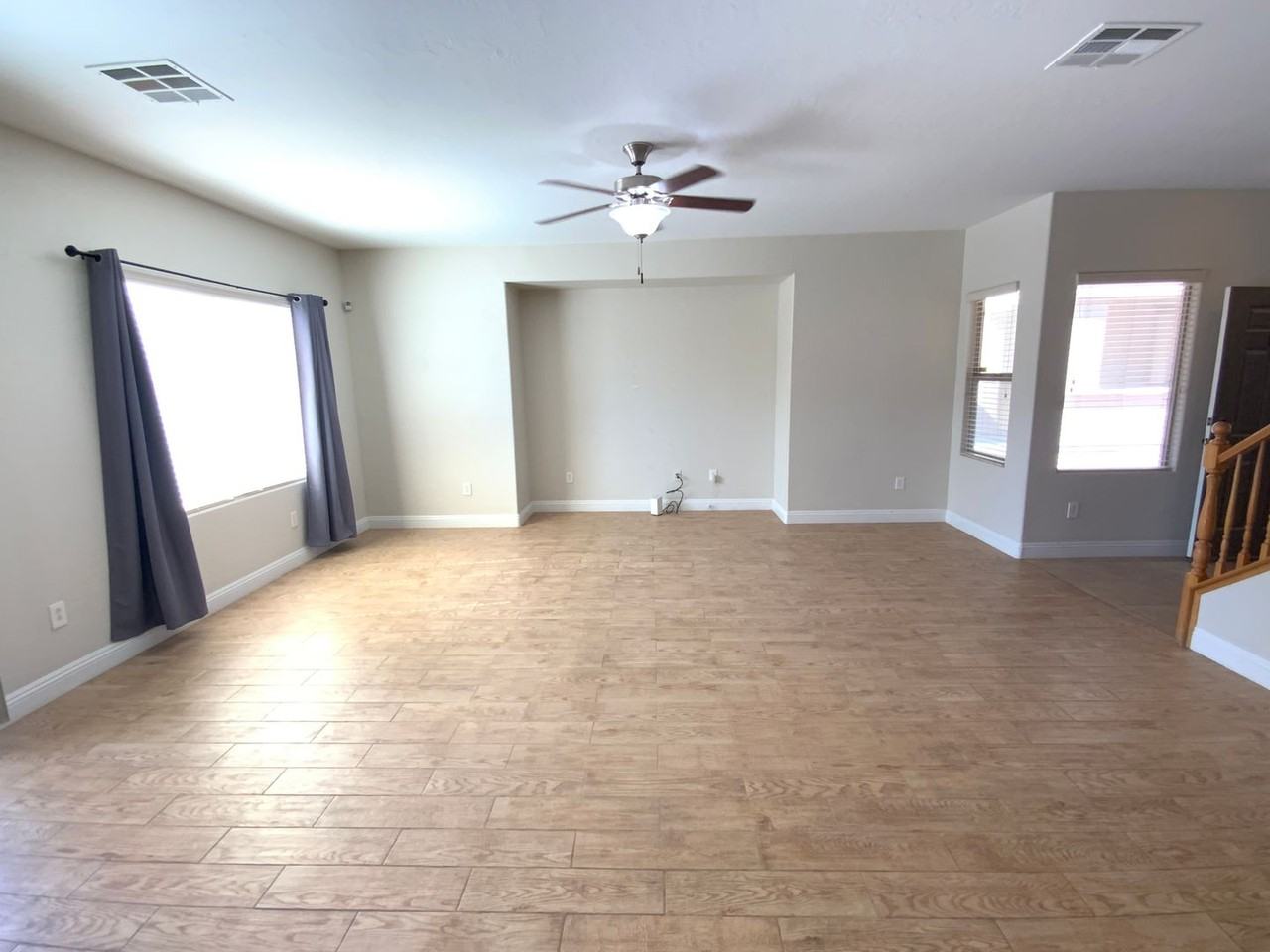 4457 Galapagos Ave - Photo 4 of 32