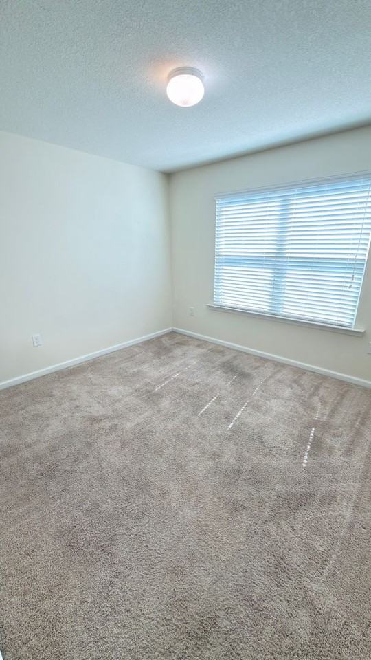 7123 Riverbrooke St - Photo 6 of 28