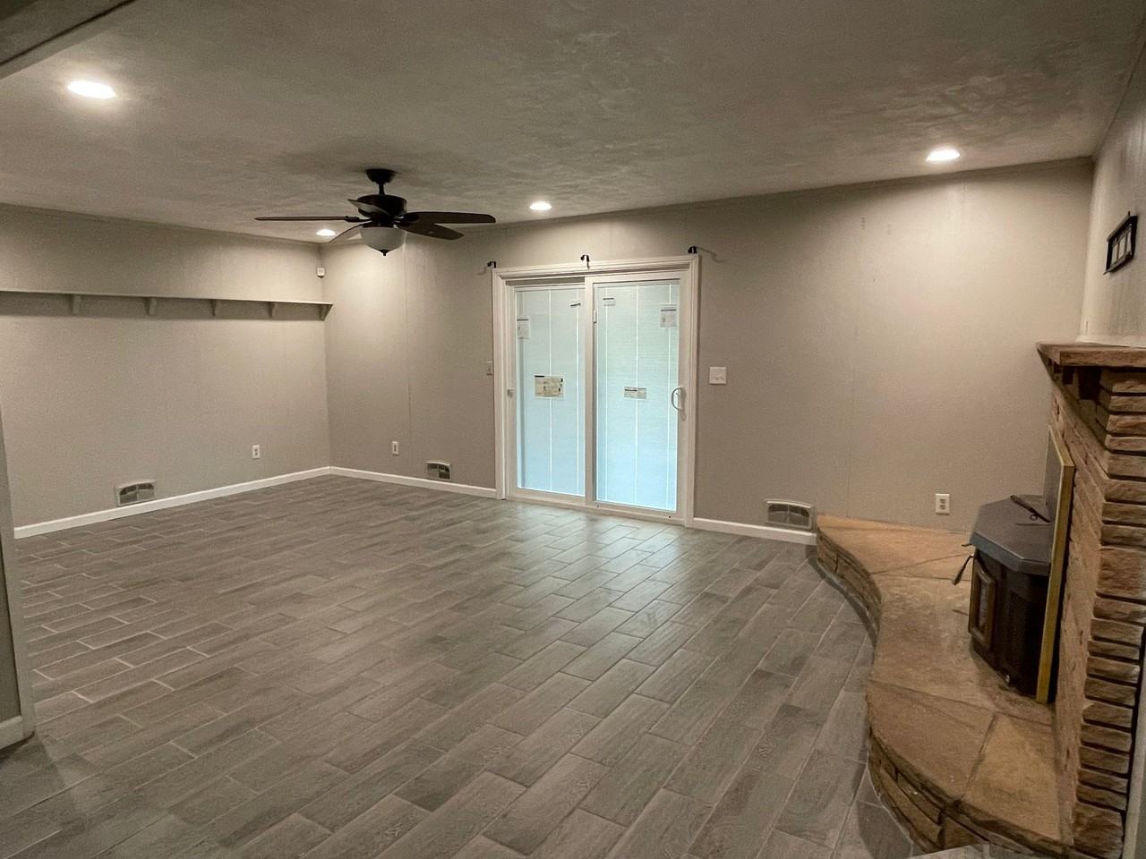 293 N York St - Photo 2 of 16