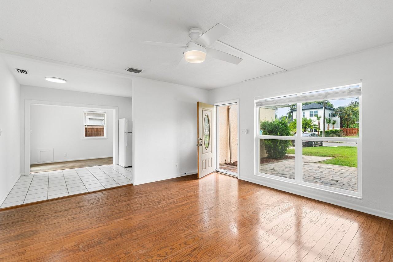 802 4th Ave N - Photo 3 of 26