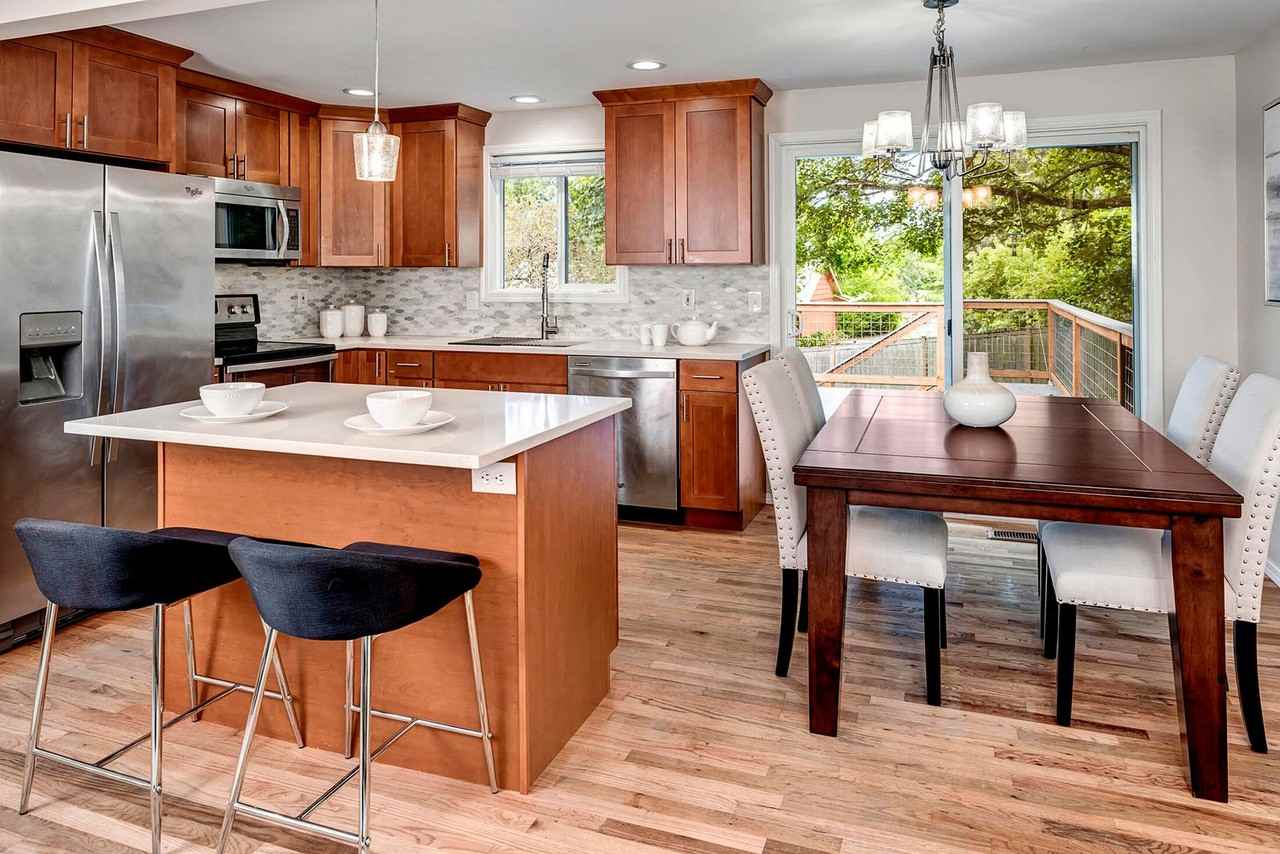 8836 Ne 138th St - Photo 6 of 22