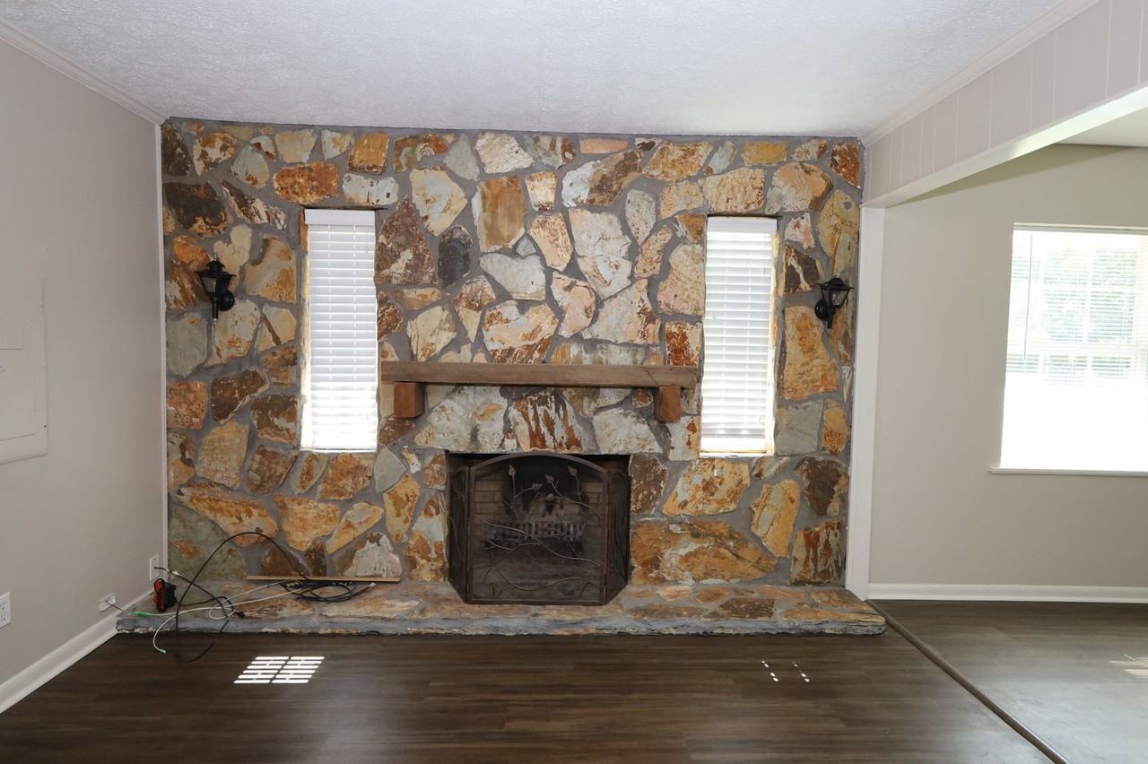307 E Stanfill St - Photo 4 of 15