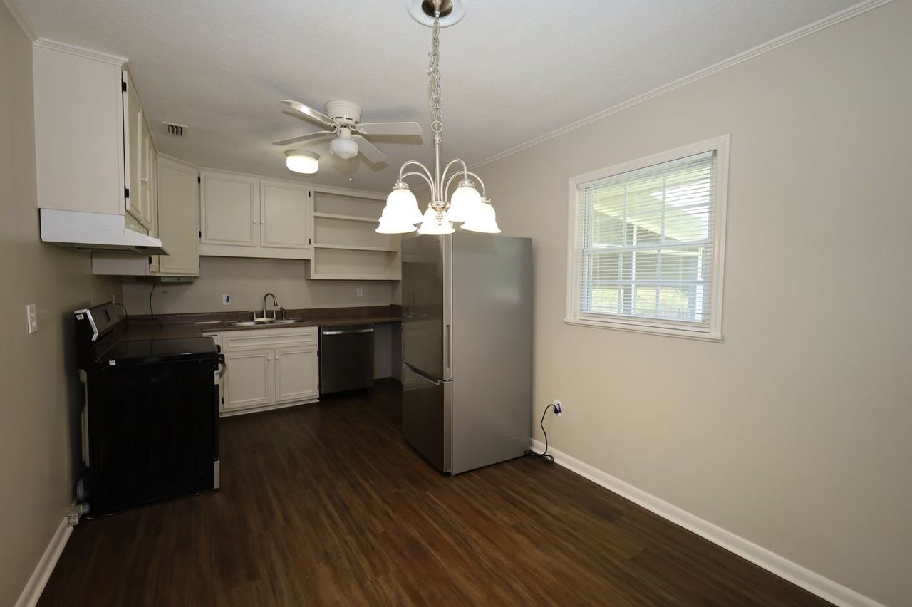 307 E Stanfill St - Photo 7 of 15