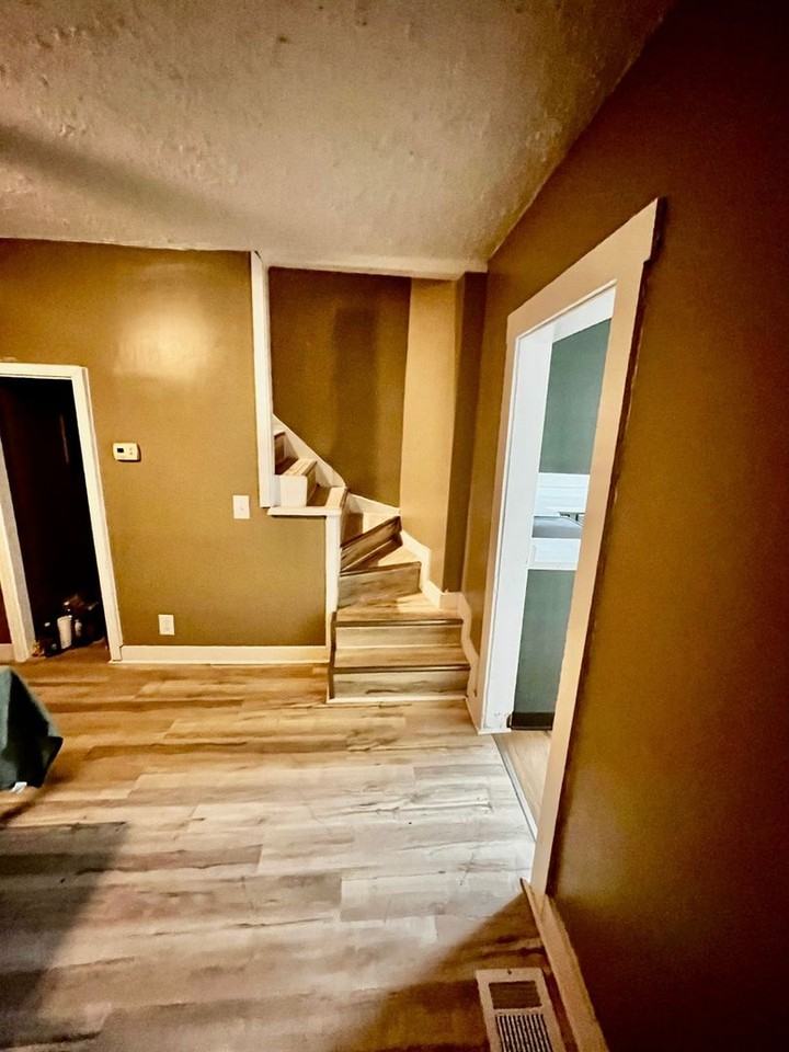 606 York St - Photo 7 of 14