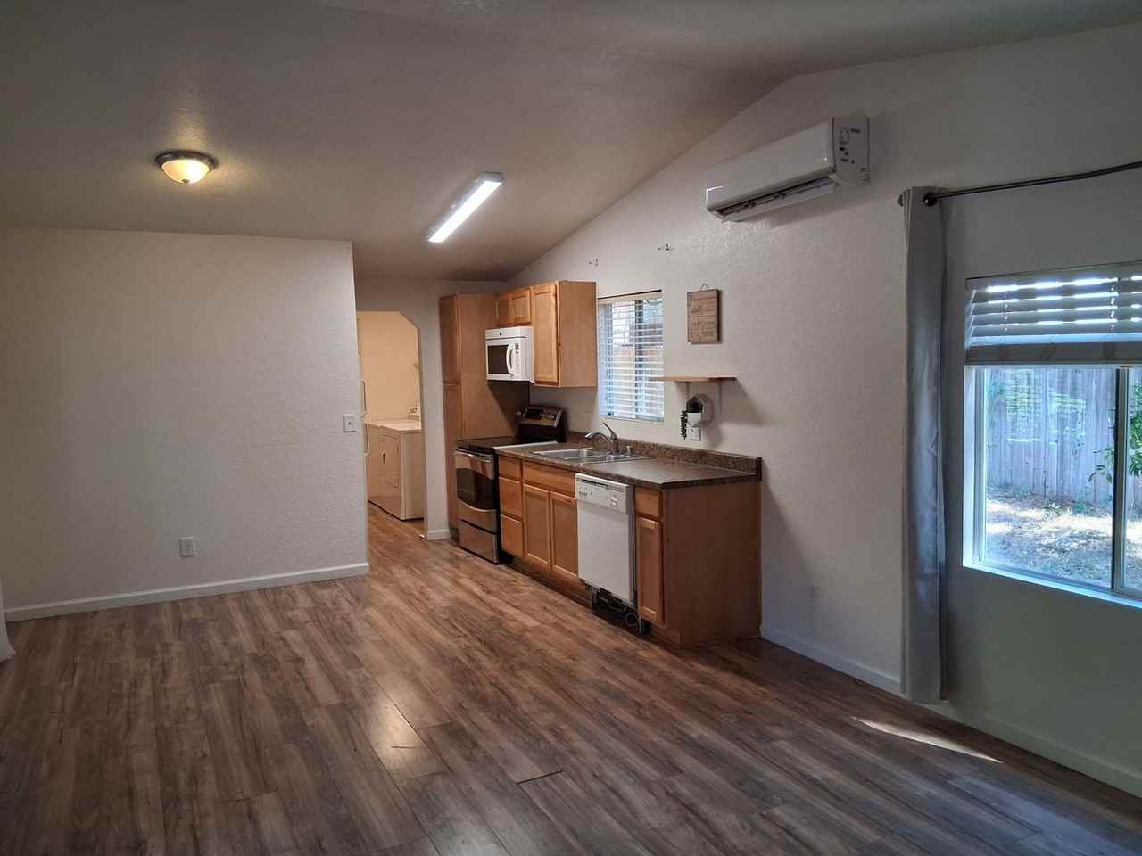 14436 Carnegie Rd - Photo 2 of 16